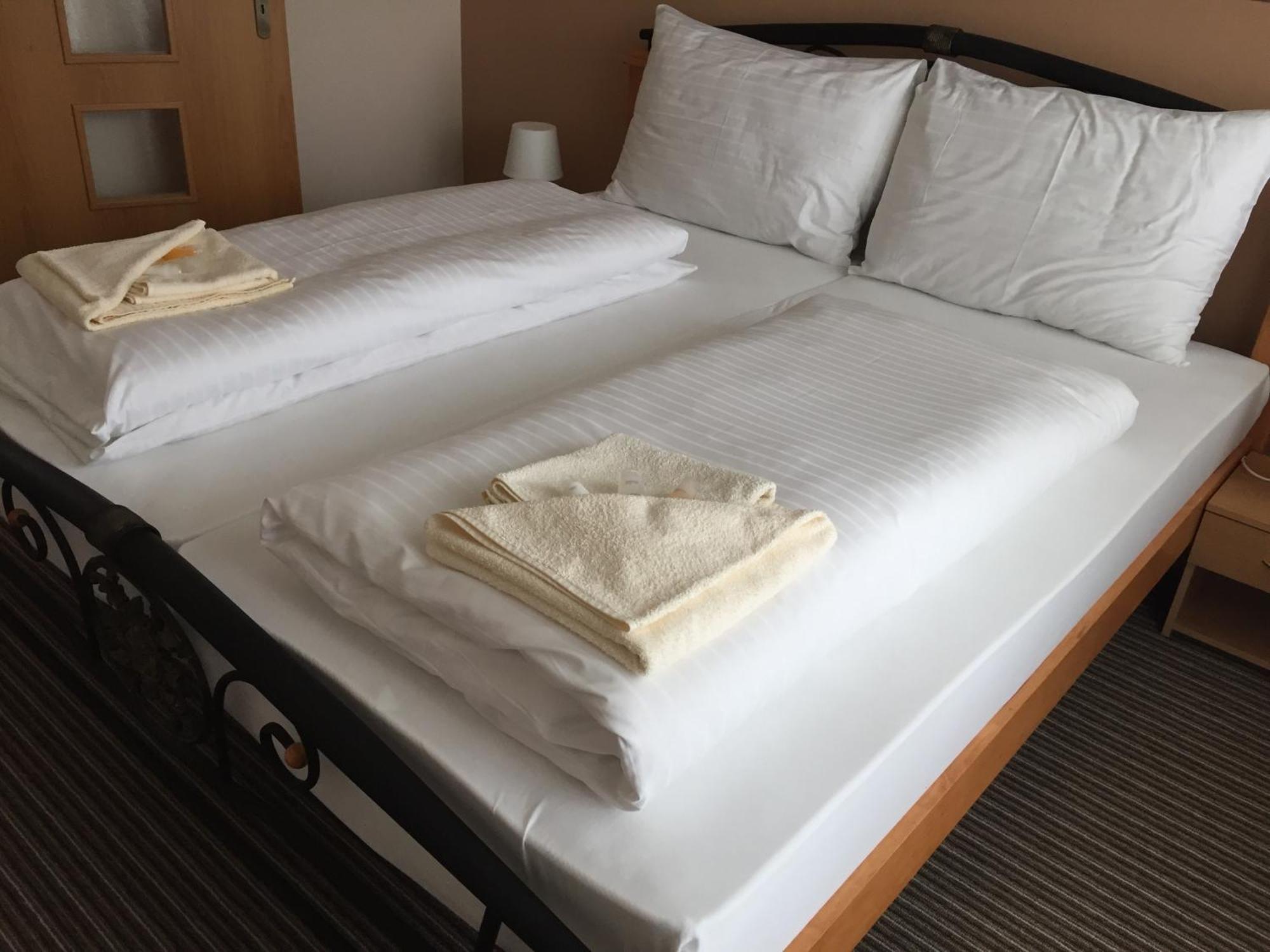 Bed & Breakfast Hotel Perla Nové Mesto nad Váhom Εξωτερικό φωτογραφία